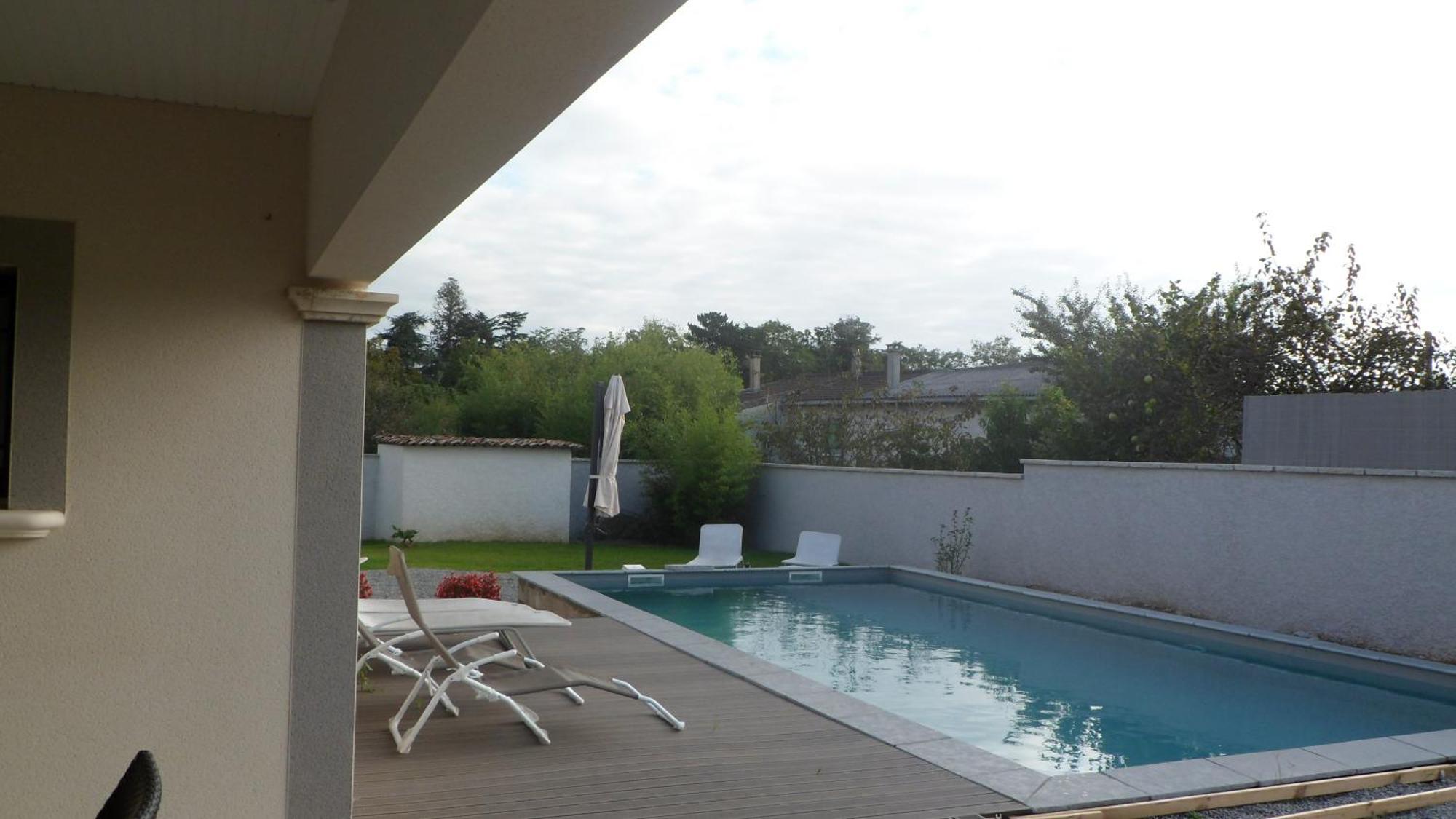 Le Clos Du Pontet Orlienas Bagian luar foto