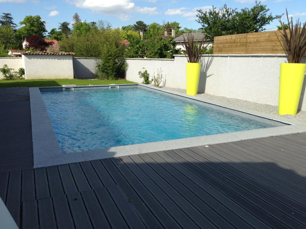 Le Clos Du Pontet Orlienas Bagian luar foto